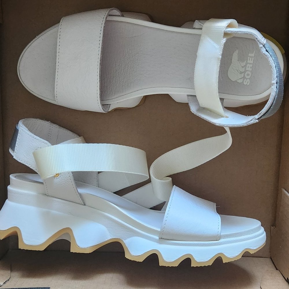 Sorel Kinetic wedge sandal sz 8.5